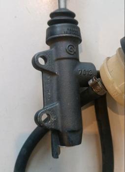 BMW-K1200RS-589-Bremspumpe-Hauptbremszylinder-hinten-2