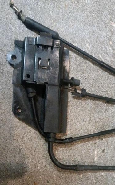 BMW R1100S Gaszugverteiler-3