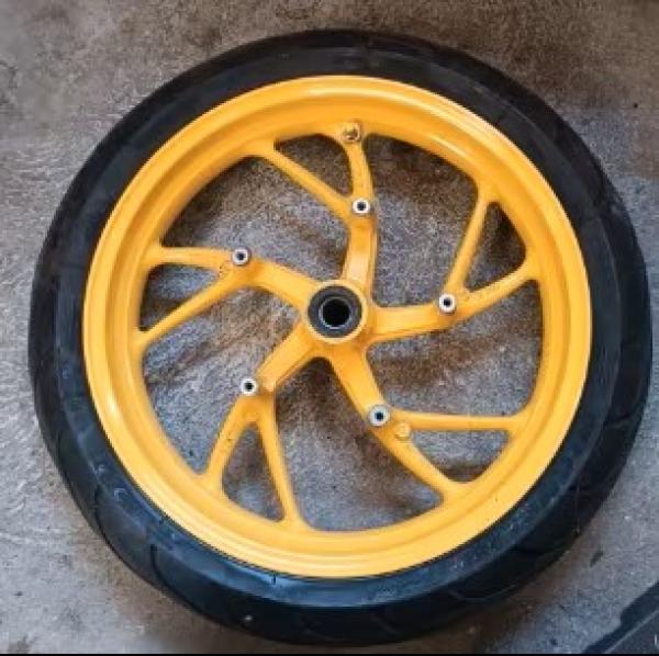 BMW-1200S-K40-Vorderrad-Felge-vorn-inkl-Reifen-2