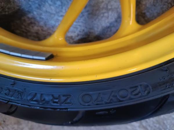 BMW-1200S-K40-Vorderrad-Felge-vorn-inkl-Reifen-3