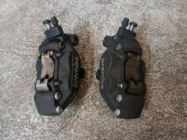 BMW-F800ST-ABS-Bremssattel-rechts-links-BREMBO-2