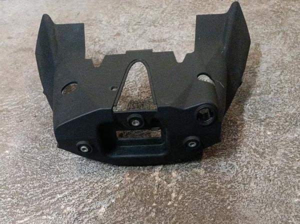 BMW-F800ST-ABS-Rücklicht-Halter-Heck-Verkleidung-2