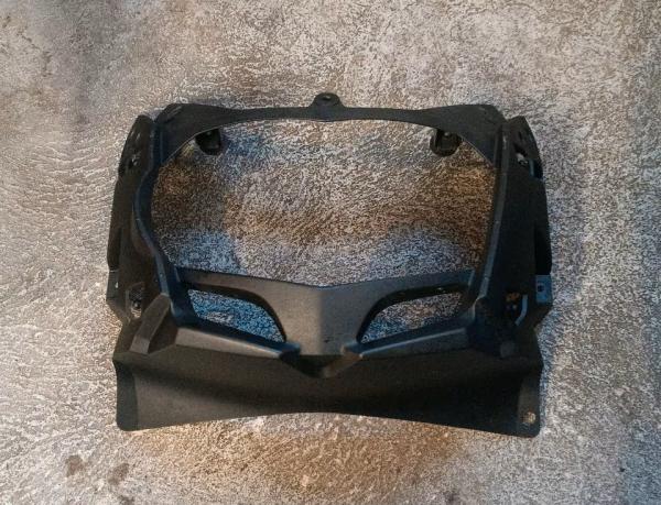 BMW-F800ST-E8ST-ABS-Scheinwerfer-Halter-Geweih-Verkleidung-2