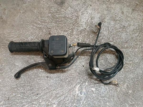 BMW-K100-Bremspumpe-Gasgriff-vorn-1