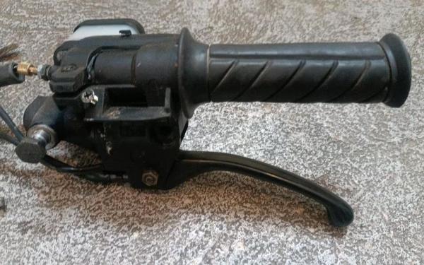 BMW-K100-Bremspumpe-Gasgriff-vorn-3