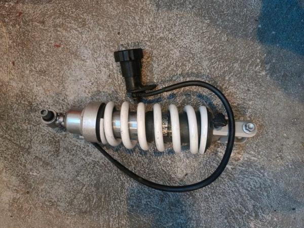 BMW-K1200RS-589-ABS-Stoßdämpfer-Federbein-Showa-B0182-1