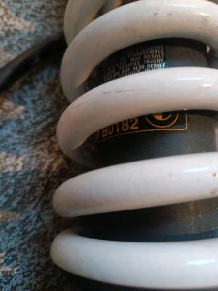 BMW-K1200RS-589-ABS-Stoßdämpfer-Federbein-Showa-B0182-4