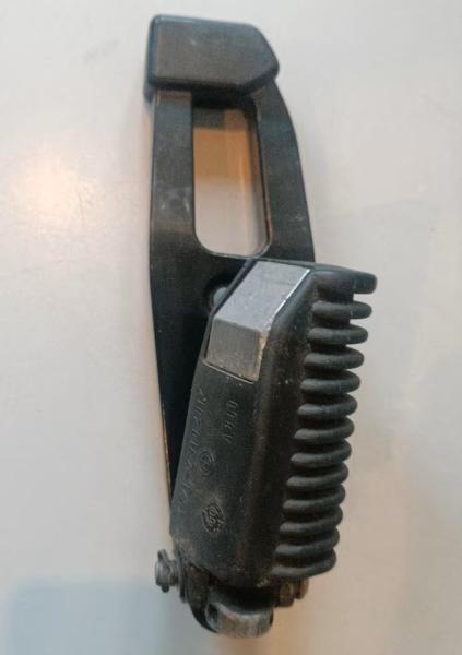 BMW-R1100GS-Fußraste-Kofferhalter-hinten-re.-2314764-1