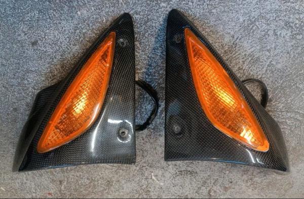 BMW-R1100S-Blinker-vorn-rechts-+-links-Carbon-1