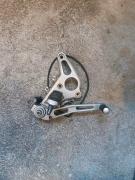 BMW-R1150R-ABS-Fußraste-Fußrasten-Anlag-vorn-rechts-1